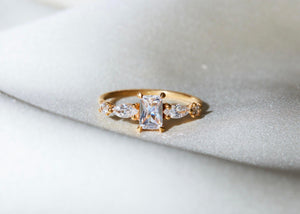 Sienna / Engagement Ring - エシカルジュエリーブランド  R ETHICAL Official Site